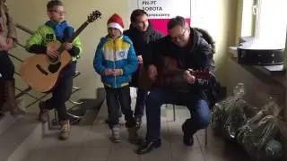Kolędnicy ze Szkoły Podstawowej w Rogozinie