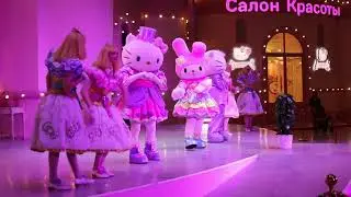 A small show for kids Hello Kitty in the theme park 