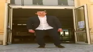 THICK WIDE MATURE BOY WALKS IN VERONA ROADS (top imborghesito)