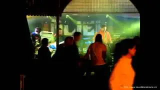 ALIEN ROCK - Enter sandman