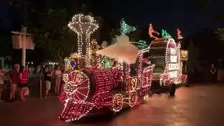 LIVE - Main Street Electrical Parade - Disneyland Resort