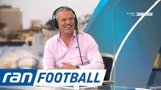 Stecko-Throwback bei #ranNFL: Jan Stecker auf den Schultern eines Profi-Wrestlers