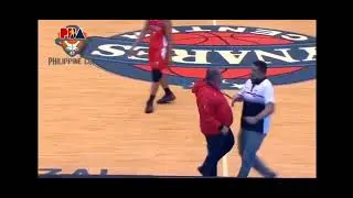 Coach Pido Jarencio bumped Coach Ariel Vanguardia 😅
