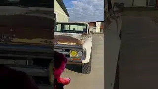Sorry Mom, El Chapo just pulled up!