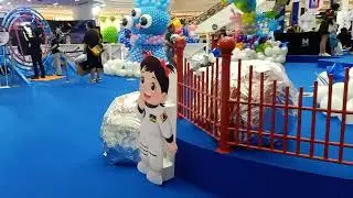 Children's Day event in the style of an astronaut.