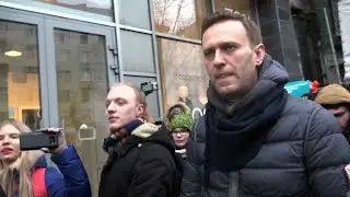 Russia: opposition leader Navalny released without charge, lawyer says