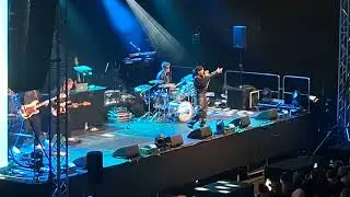 Hugo - V&auml;&auml;r&auml;&auml;n aikaan (live)