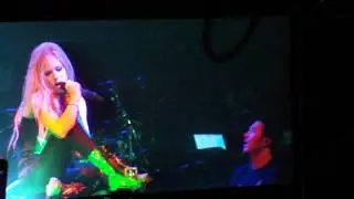 Avril Lavigne - The Black Star Tour Argentina 2011 - Alice HD