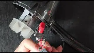 M&Aacute;Y SẤY T&Oacute;C CHỈ CHẠY Ở MỨC NHỎ SẼ C&Oacute; NGƯỜI BẢO VỨT ĐI CHO M&Agrave; XEM. THE HAIR DRYER IS ONLY RUNNING MIN