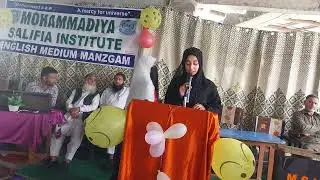 Arshena Fayaz, an ex student of MSIEM (Batch 2022) presenting a beautiful poem on School Life.