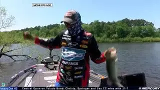 Wesley Strader grabs 3 big bass on Kentucky Lake