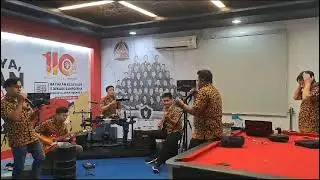Semakin - Dmassive Cover