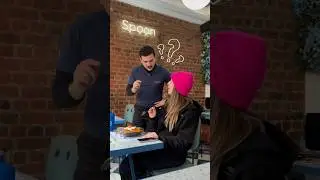 &Delta;&omicron;&kappa;ί&mu;&alpha;&sigma;&epsilon; &tau;&omicron; &nu;έ&omicron; &laquo;Cheddar Bacon Fries&raquo;🤤#shorts #shortvideo #spoon #food #angry #client #funny #humor