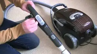 Распаковка и первый взгляд на пылесос AEG AU08870 Ultraone