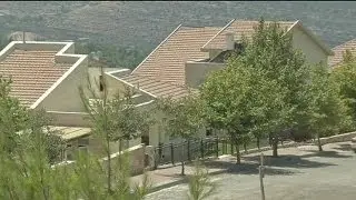 Israel approves controversial new settlements ahead of peace talks