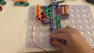 Electronic Snap Circuits: Two Transistor Light Alarm