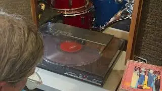 Hitachi L303 linear tracking turntable