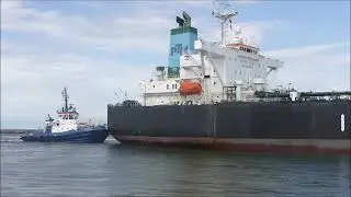 Tanker Sea Falcon in Warnemünde