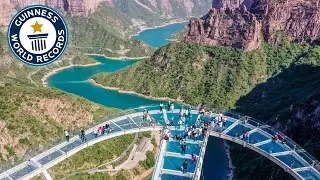 Largest Glass Observation Platform Gives Stunning Views - Guinness World Records
