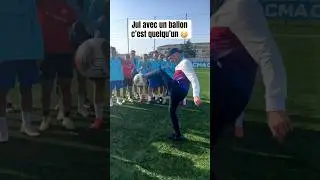 Jul avec un ballon c&rsquo;est quelqu&rsquo;un 😳