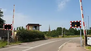 (4K) Lydney Junction Level Crossing, Gloucestershire