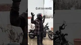 Taking a motorcycle in the snow is chill no lie