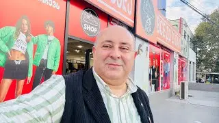 Грузия. Регион Квемо Картли. Марнеули. Привет с торгового центра на главной площади.