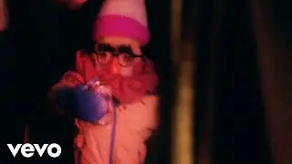 Moby - I Love To Move In Here (Official Video)