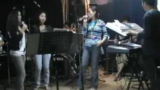 KILLING  ME  SOFTLY cover by. RITHMO  BAND