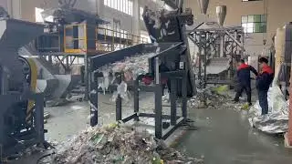 Vibrating Screen for Optical Bottle Sorting Machine Demonstration