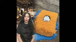Она очень хотела эту бомбочку для ванны 😭😂 #lush #halloween #uk #hollylaing