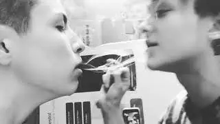 Tyler Brown and Justin Blake |kissing💋