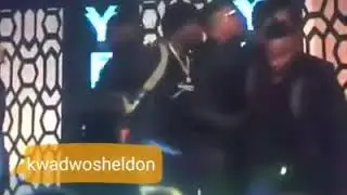 how stonebwoy pulled put a gun at the VGMA20