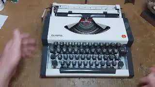 1977 Olympia SF DeLuxe ultraportable typewriter