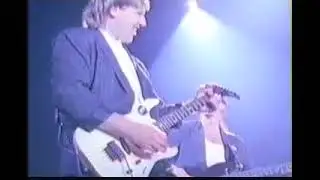 Rush - The Spirit Of Radio (Live A Show of Hands)
