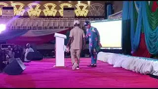 Oshiomhole Makes Dramatic Entrance To The Podium As Tinubu Engages  CSO&rsquo;s (Video)