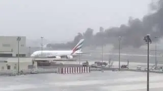 Emirates Boing 777 Dubai Airport Crash  landing  Fire LIVE