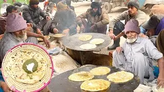 Cha-cha Ghulam Mustafa Lahori Desi Nashta Sagh Makhan Paratha  & Lassi l Most Famous In Lahore