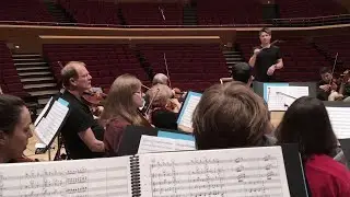 Binaural field studies inside the orchestra - the Munich Philharmonic plays John Williams