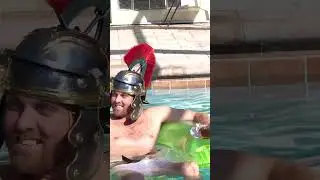 Иисус прыгает в воду!