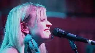 Tara Williamson Live Music Booking