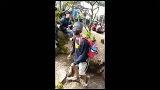 menikmati perjalanan gunung gede via putri