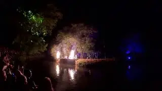 Défilé canoes fleuris nocturne, le groupe Pré-Show Deep Move  pour les 90 ans  le 25 Aout 2025 N°1