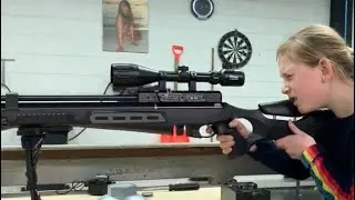 My daughter&rsquo;s first time shooting the HATSAN BT 65 SB .25 6,35 mm 71 J