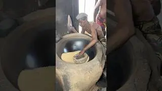 How Traditional Puffed Rice Is Made in a Factory &mdash; The Old-School Way #shortsvideo #snacks