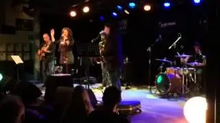 Luna Cohen live at Nova Jazz Cava