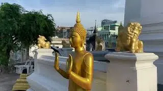 Bangkok - View over the temple at Wat Ratcha Krueh #bangkok #thailand #talatphlu #wat &ldquo;temple #mount