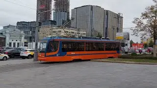 Трамвай КТМ-23 следует по площади Тверская застава, город Москва 