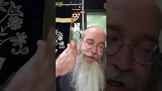 Wie h&auml;lt man eine Torarolle richtig? -  Schiur Talmud Megila 32