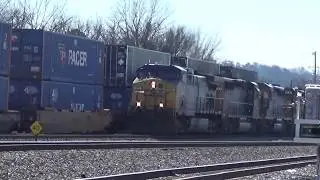 Train Meet! UP 7520 & CSX 100 w/ 3 EMDs Meet on 1/30/16